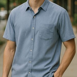 NWT, GREG NORMAN Men's Blue Short Sleeve Shirt. Size M